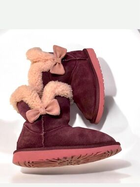Ugg Kids Kourtney Boots  Size 1US